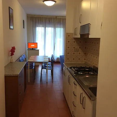 Апартаменты Three-bedroom Flat With Balcony In