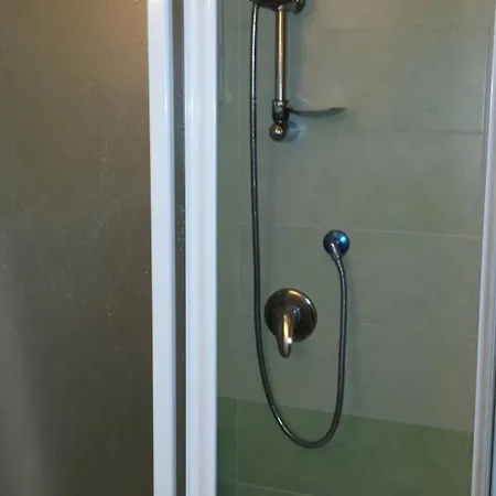 Apartment Three-bedroom Flat With Balcony In