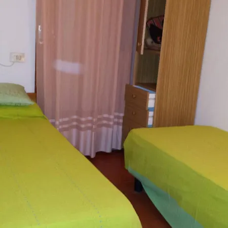 Three-bedroom Flat With Balcony In 아파트 *
