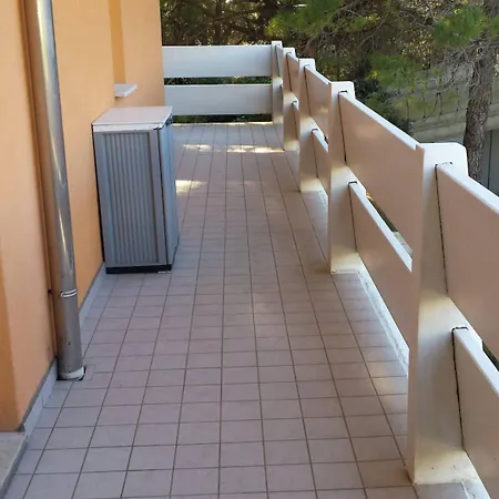 아파트 Three-bedroom Flat With Balcony In